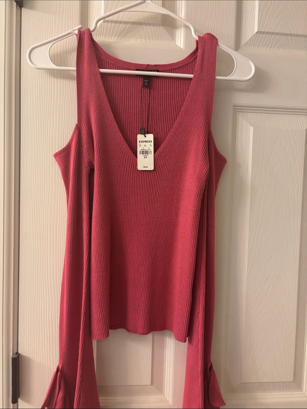 Express Ribbed Cold-Shoulder Tank Top in Rose - Picture 4 of 4